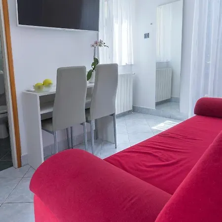 Sandalj 3* Moscenicka Draga